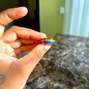 New LGBTQ 🏳️‍🌈 ring